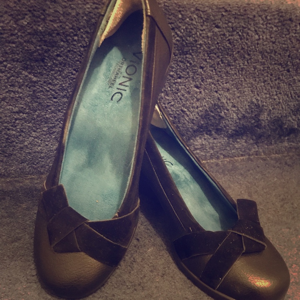 Vionic Wedges, size 5.